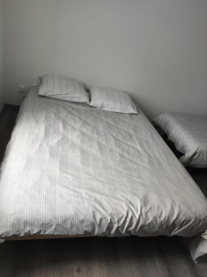 16 Rue Des Deportes Charmes  Екстериор снимка